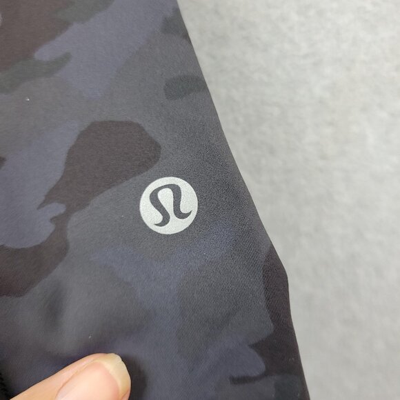 Lululemon Pants Womens 10 Black Camo Fast free Crop‎ Pocket Leggings Yoga Gym - Picture 9 of 13